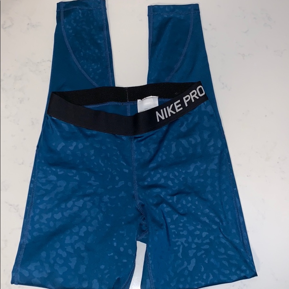 NIKE PRO LEGGINGS